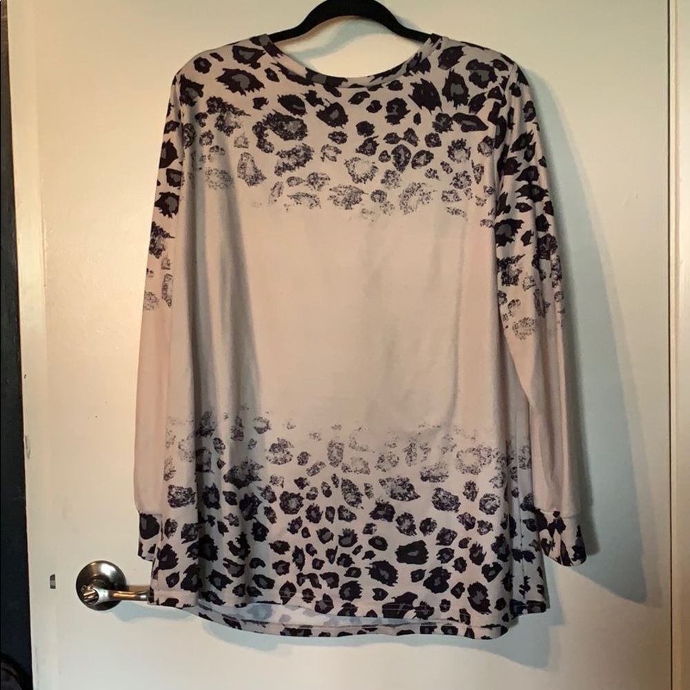 Cream leaped print long sleeve